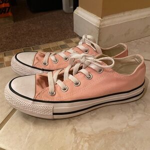 Converse Women’s Pink Sneakers Size 6